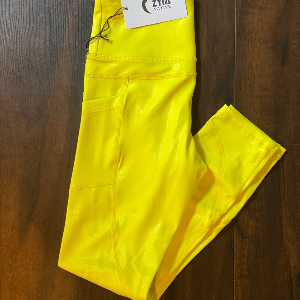 Athletic leggings